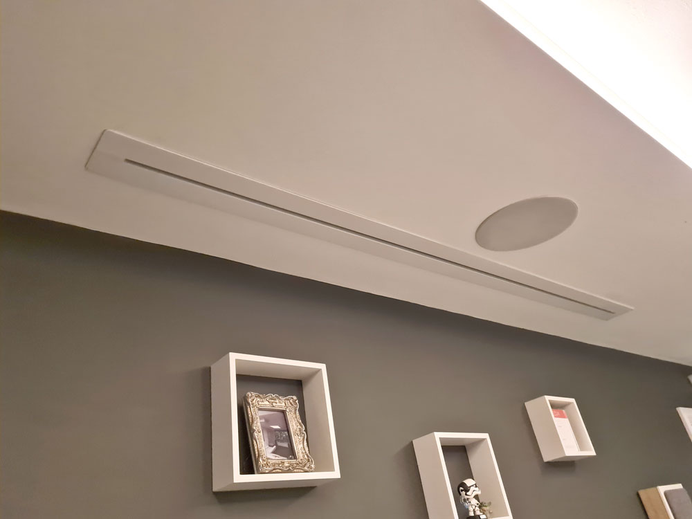Flush projector screen in ceiling