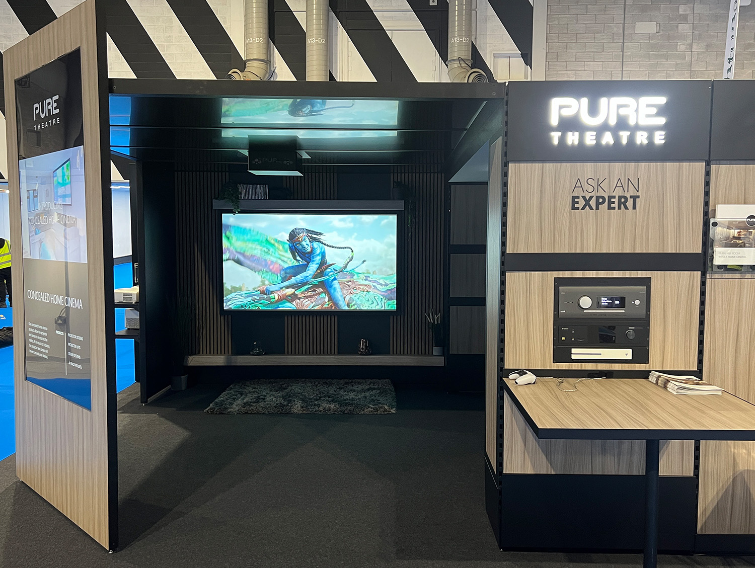 Homebuilding and renovating show stand